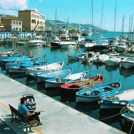 Wh - Dolce Vita - Bilocale - 5 Minuti Dal Centro - Parcheggio Gratuito - Wifi Sanremo Exterior photo